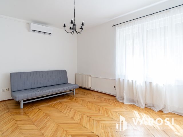 Csendes oázis Szeged szívében, a Tisza-part közelében!