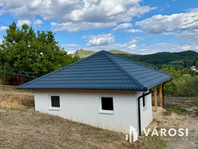 Kercseg dűlőben panorámás nyaraló eladó!
