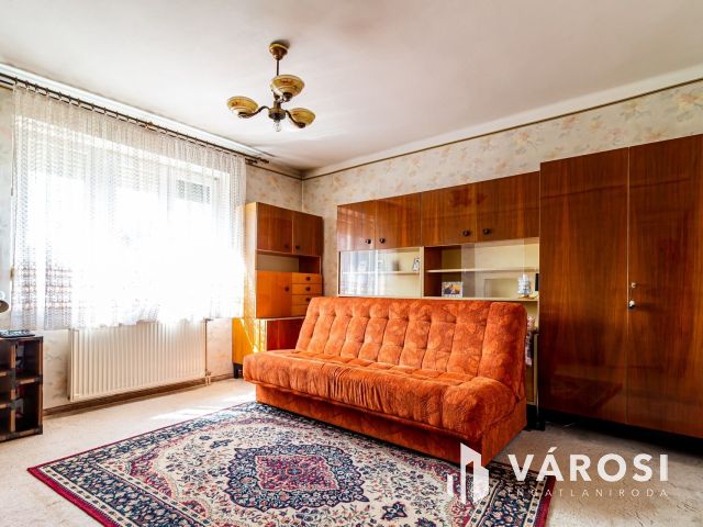 Több mint egy sorház-197 m² + kert + garázs + bővíthetőség