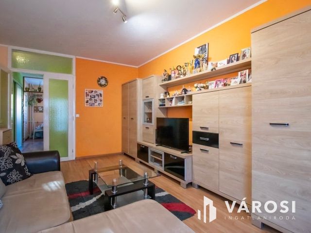 Csendes lakás, a Csónakázó-tó mellett