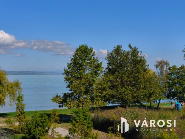 Örökpanorámás penthouse az Ezüstparton